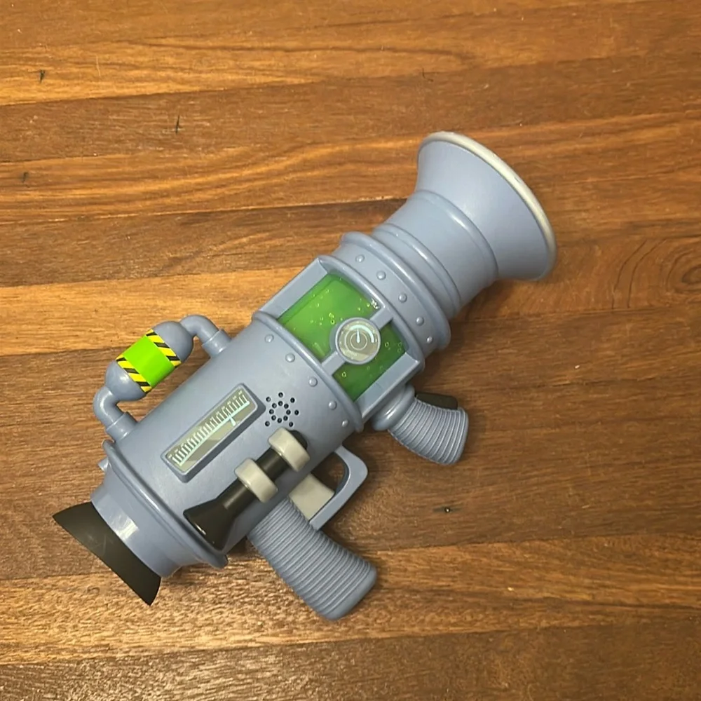 Minions Despicable Me 4 Ultimate Fart Blaster Toy Lights and Sound Effects